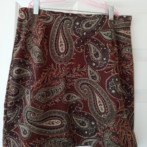 Skirt women's Junior's - Picture 4 of 5